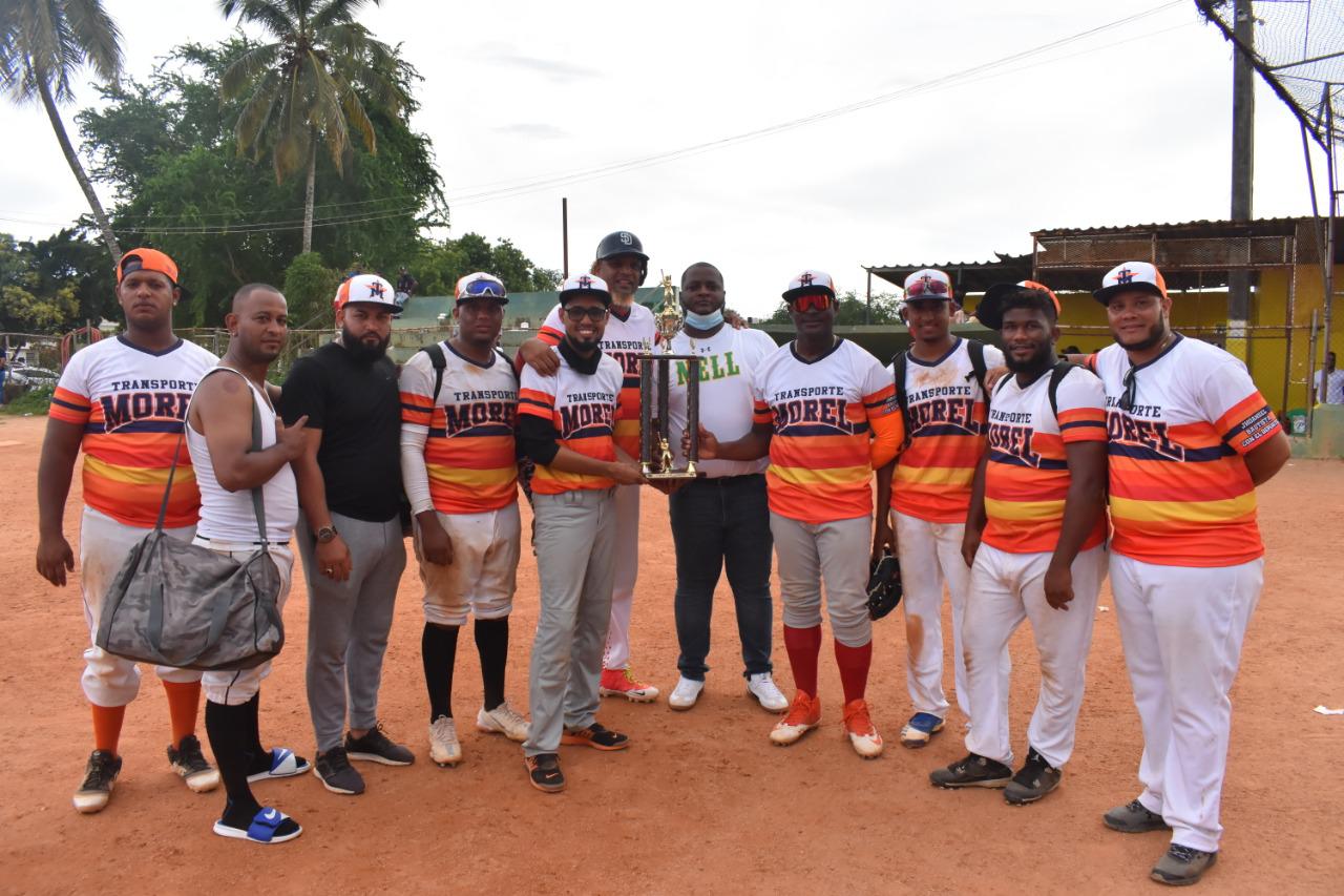 El equipo Transporte Morel, quedó en la segunda posición del III clásico de softbol. (Fuente externa)