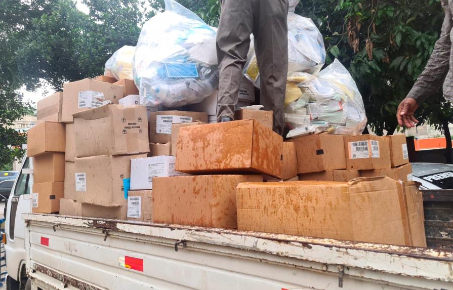Fundación Cruz Jiminián envía medicamentos, camas y ropa para Haití 