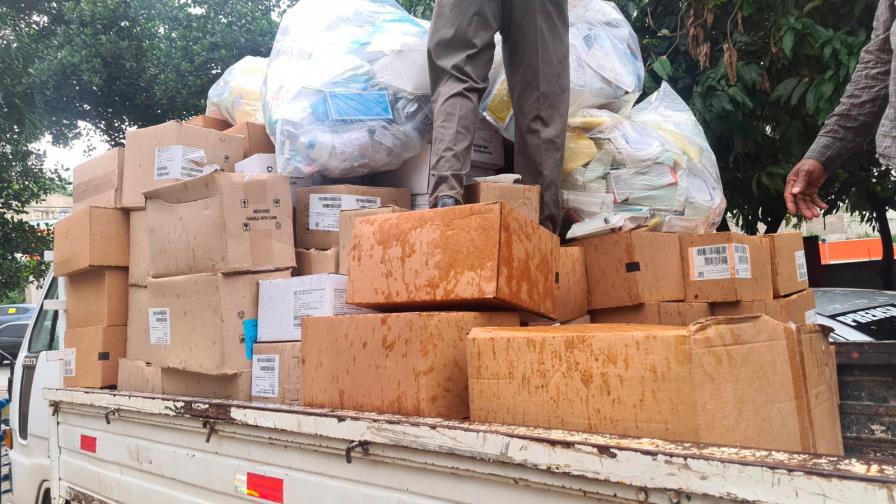Fundación Cruz Jiminián envía medicamentos, camas y ropa para Haití 