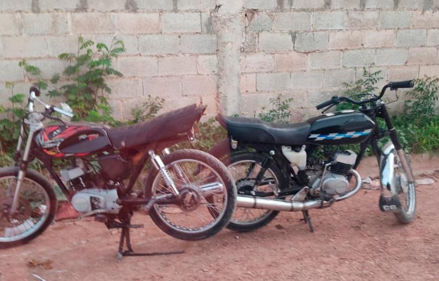 Policía Nacional arresta a seis individuos por robo de motocicletas en Villa Hermosa