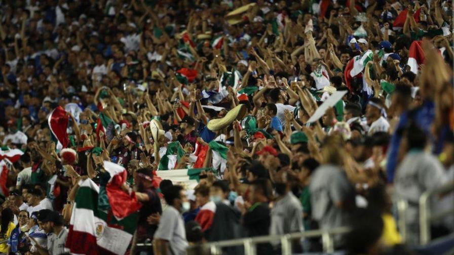 FIFA reduce sanción a México por gritos homofóbicos de hinchas FIFA reduce sanción a México por gritos homofóbicos de hinchas
