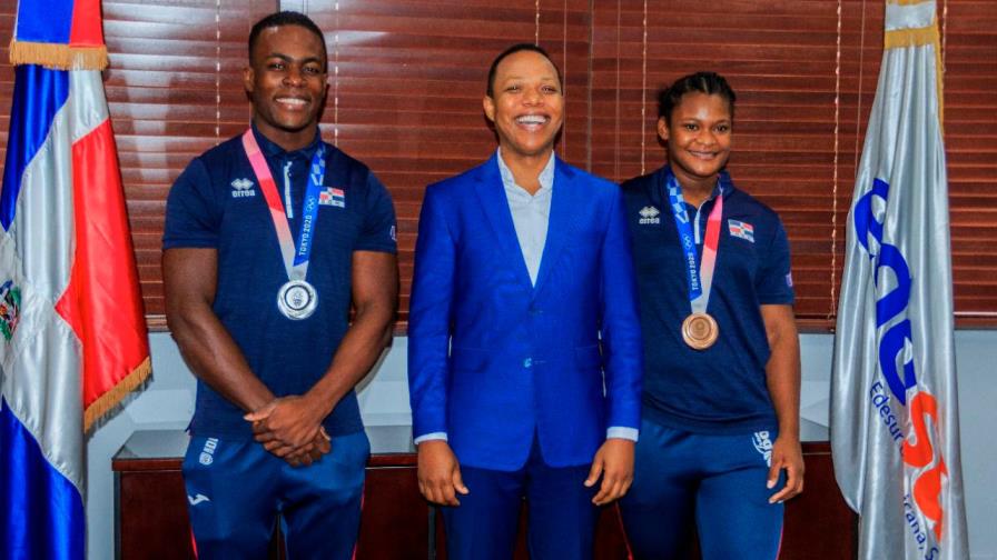 Medallistas olímpicos Zacarías Bonnat y Crismery Santana realizan visita de cortesía a Edesur Medallistas olímpicos Zacarías Bonnat y Crismery Santana realizan visita de cortesía a Edesur