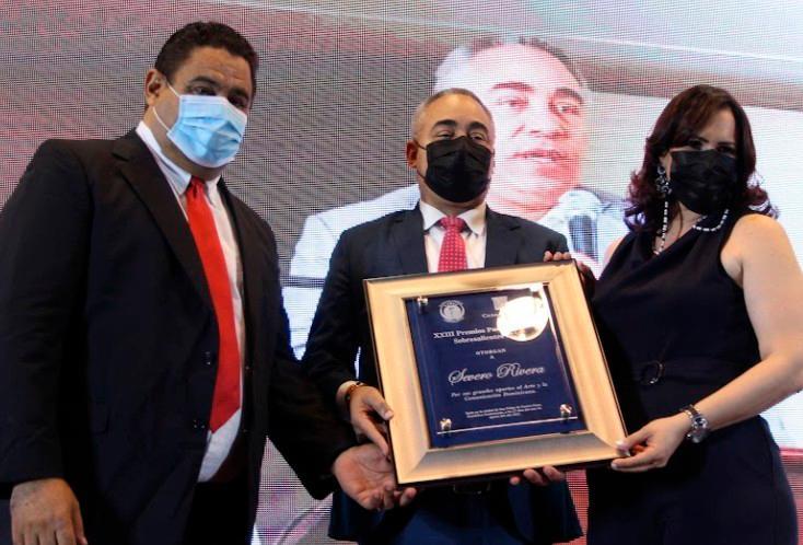 Emotiva ceremonia de los premios Puertoplateños Sobresalientes; estos fueron los reconocidos