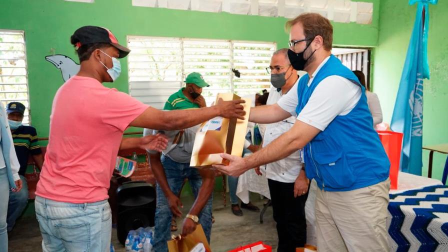 Entregan alimentos y artículos de higiene a familias del sur del país