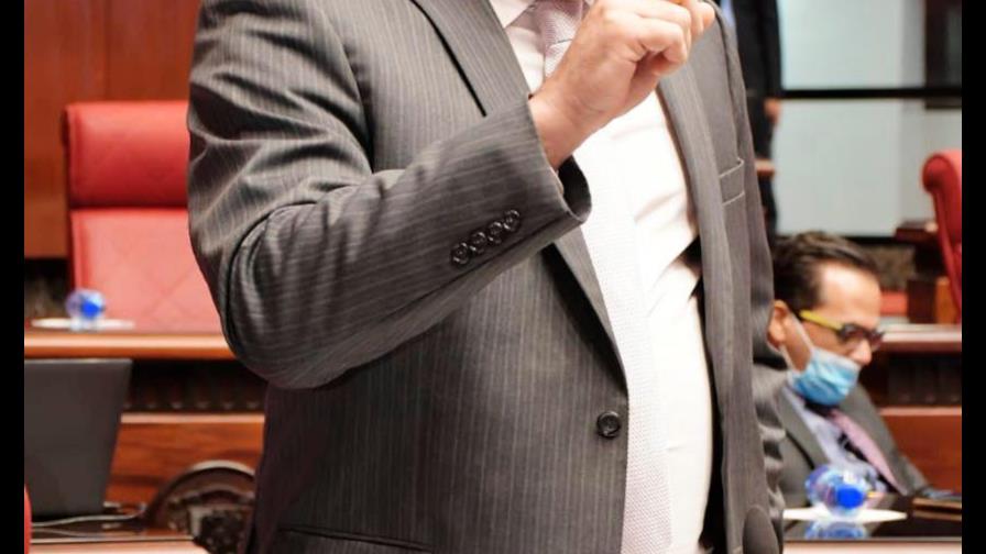 Senador Victoria Yeb pide no vincularlo a casos de narcotráfico