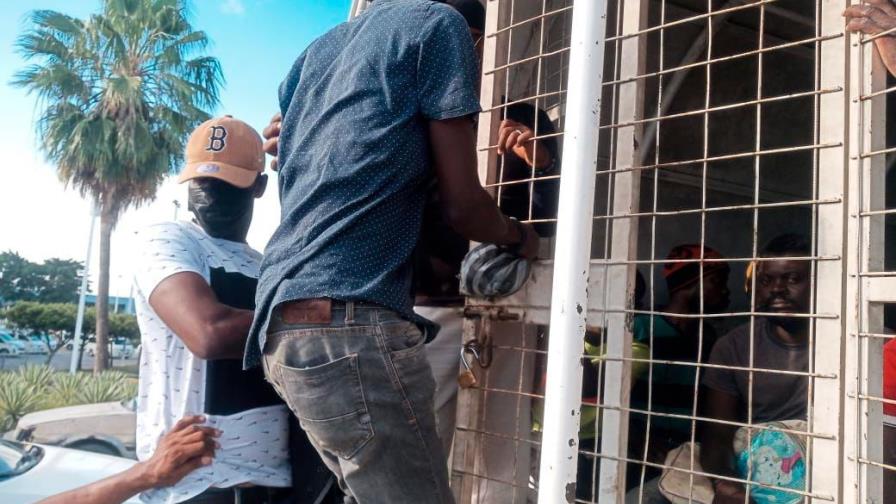 Migración detiene más de 600 haitianos ilegales