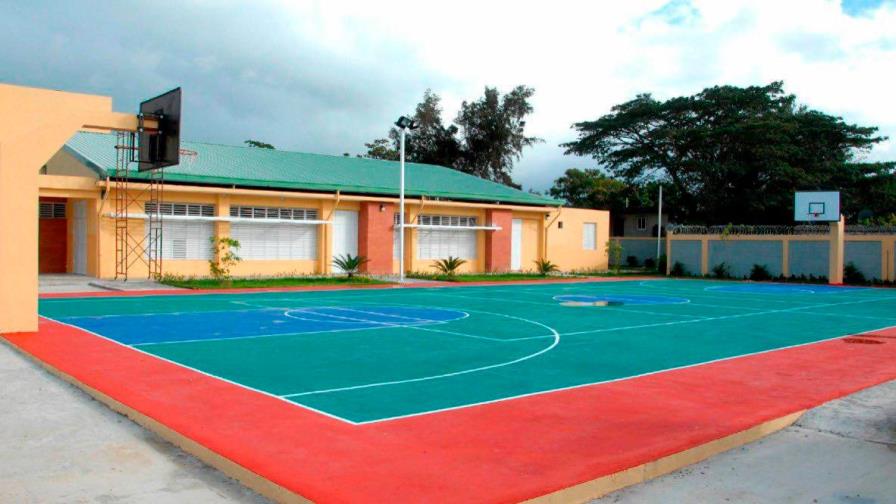 Más de 20 centros educativos son intervenidos por el Área IV de Salud