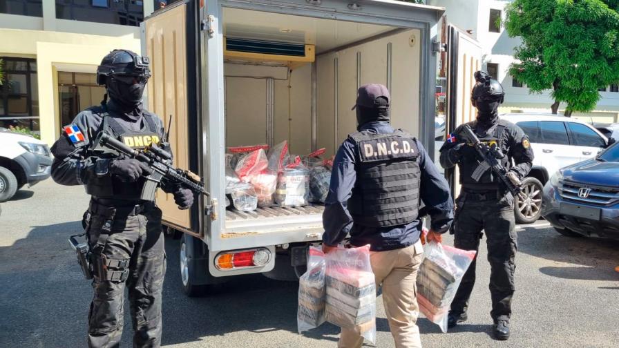 DNCD decomisa 182 paquetes de cocaína en Barahona y apresa tres personas DNCD decomisa 182 paquetes de cocaína en Barahona y apresa tres personas