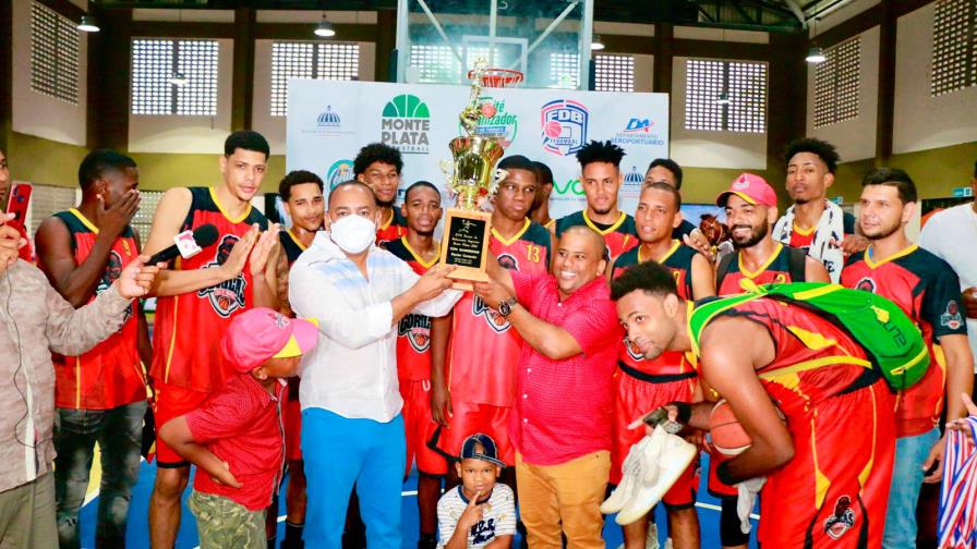 El 30 de Mayo se corona campeón del Torneo de Baloncesto Superior de Monte Plata