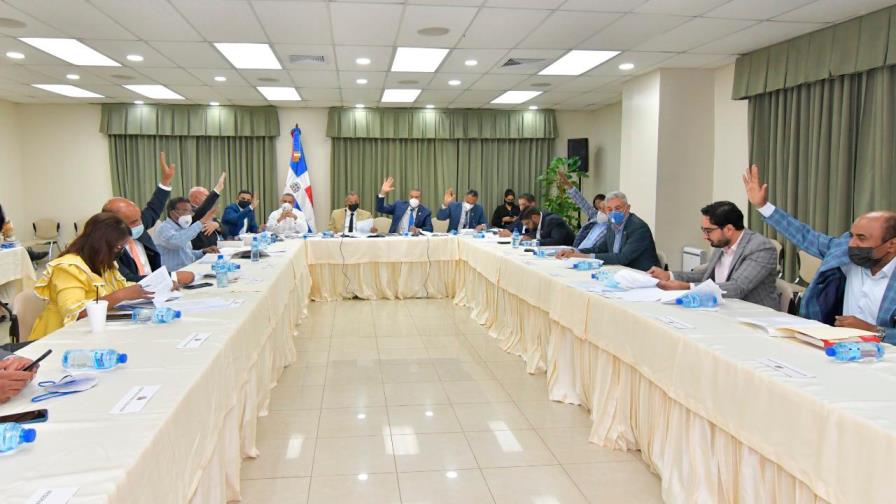 Comisión del Congreso que estudia Código Penal da lectura a 76 artículos 