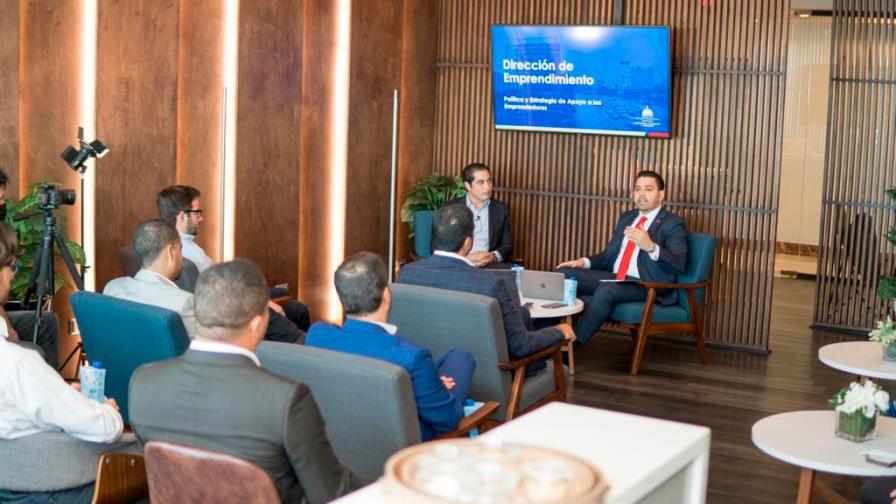 “Pa lante Dominicana” realiza encuentro con Roger Marte, director de emprendimiento del MICM