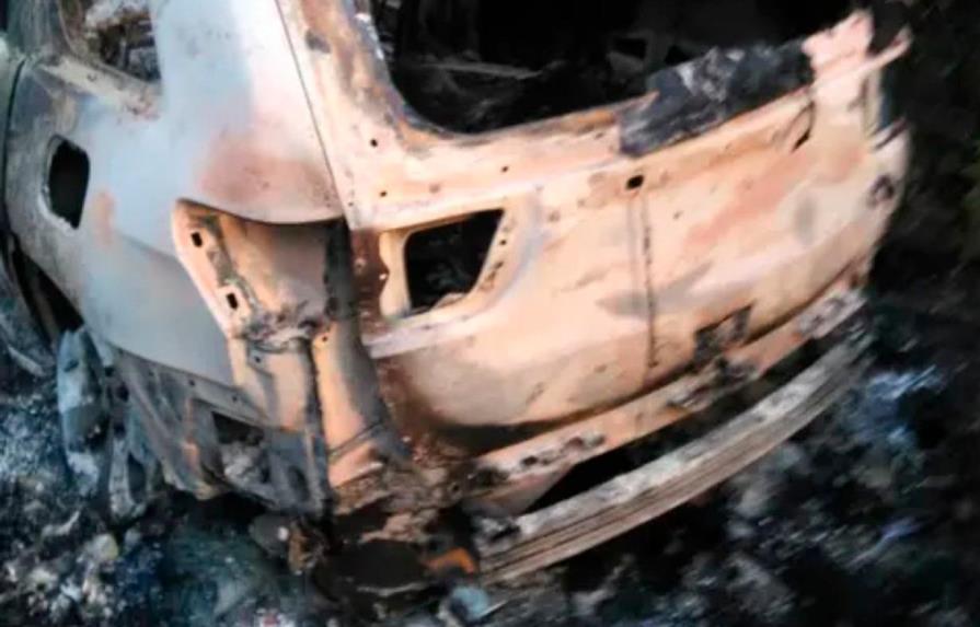 Encuentran tres cuerpos calcinados dentro de un vehículo en San Pedro de Macorís 