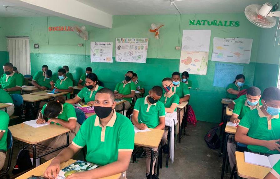 Escuelas de Higüey trabajan para aplicar protocolo contra el COVID-19 en las aulas 