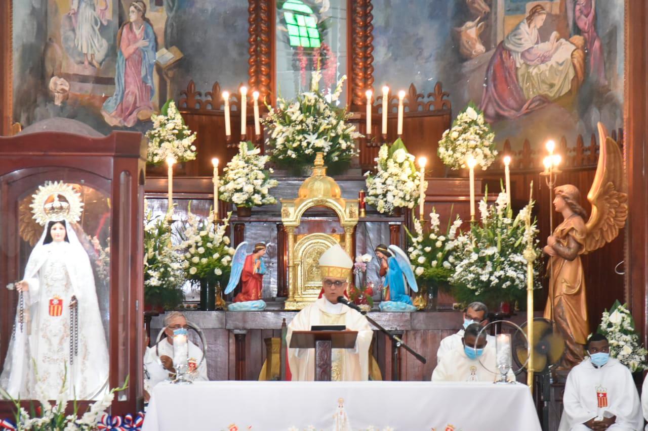 El obispo de la Diócesis de La Vega, monseñor Héctor Rafael Rodríguez.