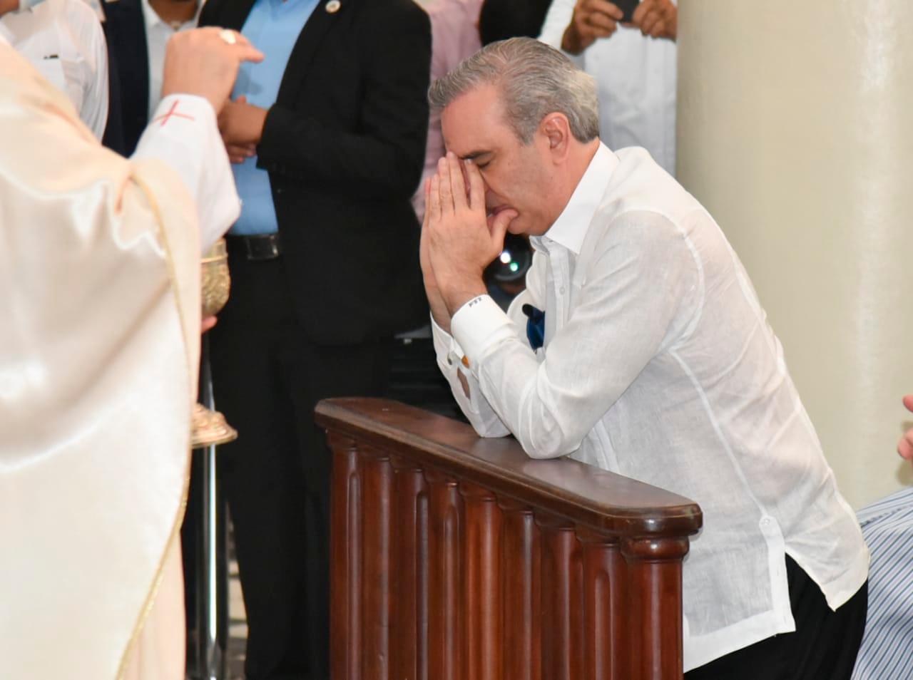 El presidente de la República, Luis Abinader, en la homilía por el Día de Nuestra Señora de las Mercedes, en el Santuario del Santo Cerro.
