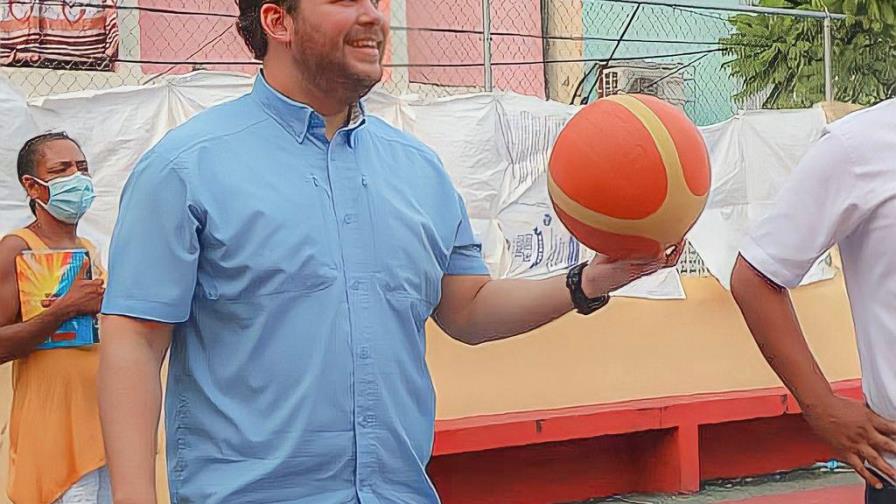 Diputado Orlando Jorge Villegas anuncia torneo de baloncesto Un Nuevo Ciclo