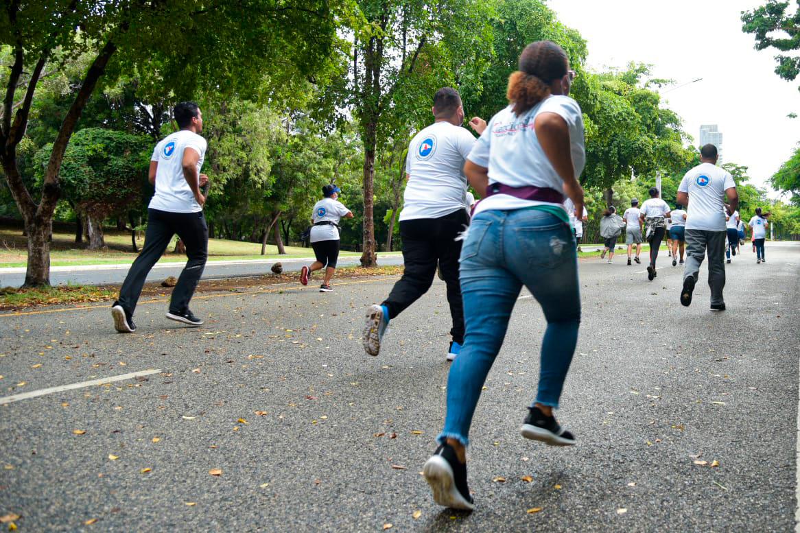 Una rutina de ejercicio ayuda a contrarrestar las enfermedades cardiovasculares.