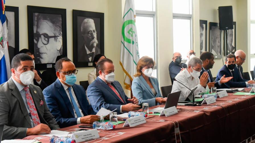 Industriales y comerciantes a favor y en contra de que la reforma fiscal no se discuta en el diálogo del CES 