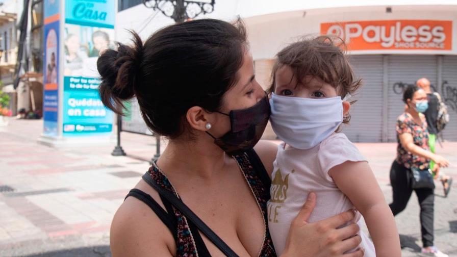 Florida anuncia más sanciones por obligar a usar tapabocas en escuelas