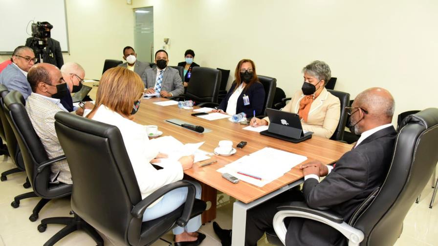 Legisladores tratan hacinamiento de cárceles con representantes del MP y Poder Judicial