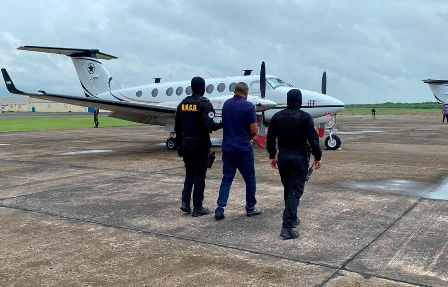 Extraditan a excalcalde de Las Galeras y otros dos acusados de narcotráfico y lavado de activos en Puerto Rico
