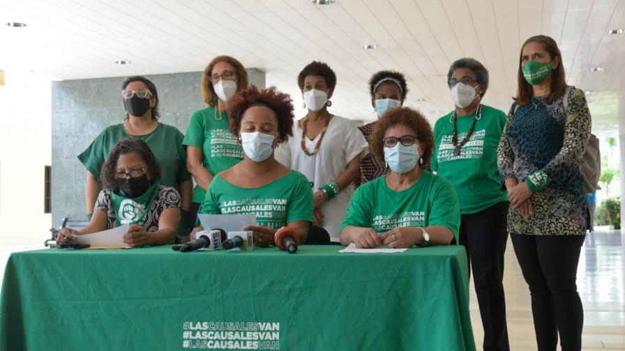 Grupos rechazan que se mantenga criminalización del aborto en el Código Penal 