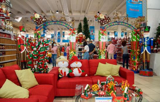 Comercios activan venta de decoraciones navideñas 