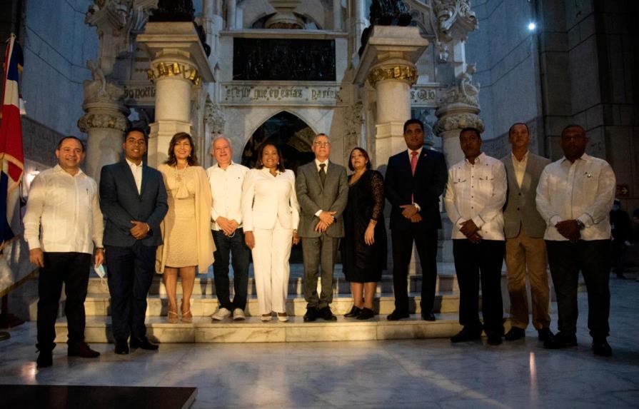 Alcaldes piden mayor inversión pública en 20 Aniversario de la Provincia Santo Domingo 