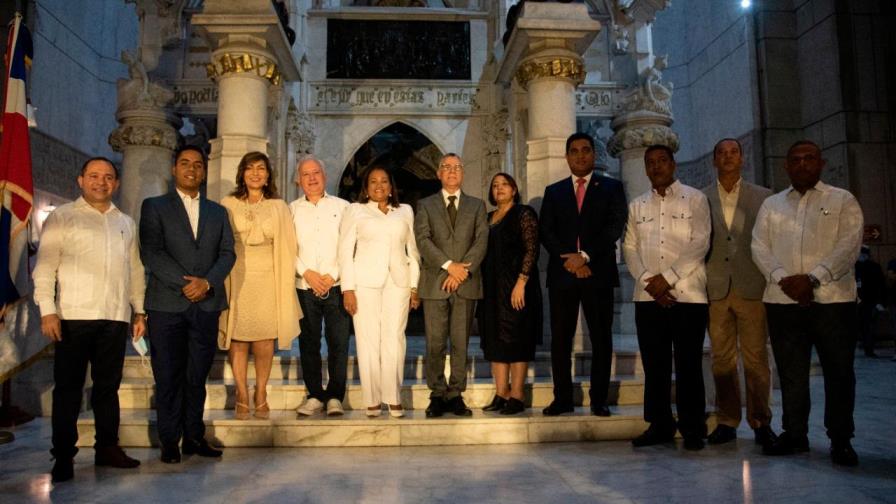 Alcaldes piden mayor inversión pública en 20 Aniversario de la Provincia Santo Domingo Alcaldes piden mayor inversión pública en 20 Aniversario de la Provincia Santo Domingo