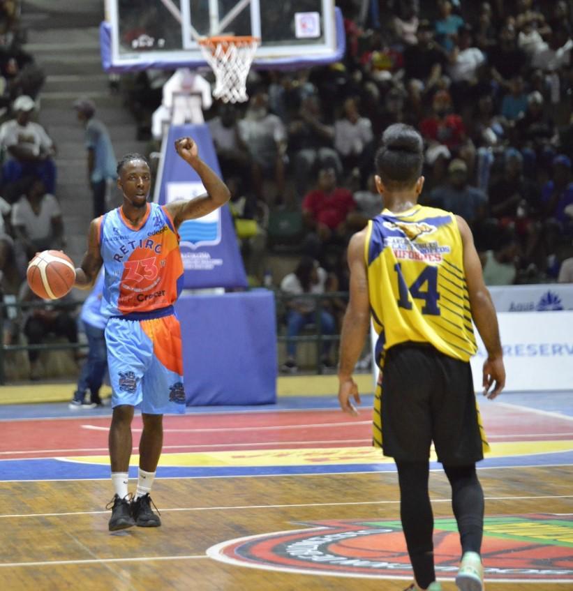 Retiro 23 gana primero en la serie final torneo basket superior de San Pedro de Macorís