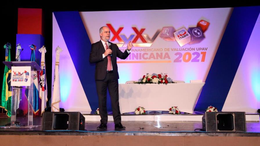 Superintendente de Bancos destaca aporte de los tasadores a la estabilidad económica