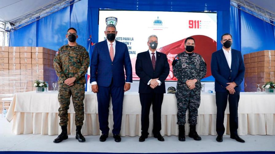 Sistema 9-1-1 entrega 500 Car Kits a la Policía Nacional Sistema 9-1-1 entrega 500 Car Kits a la Policía Nacional