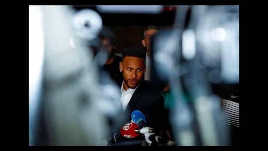 Neymar defiende su vida privada y dice que sabe cuidarse Neymar defiende su vida privada y dice que sabe cuidarse