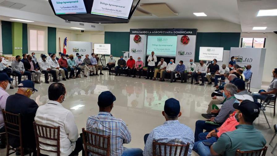 Sector turismo compra más de RD$2,000 millones a ganaderos dominicanos Sector turismo compra más de RD$2,000 millones a ganaderos dominicanos