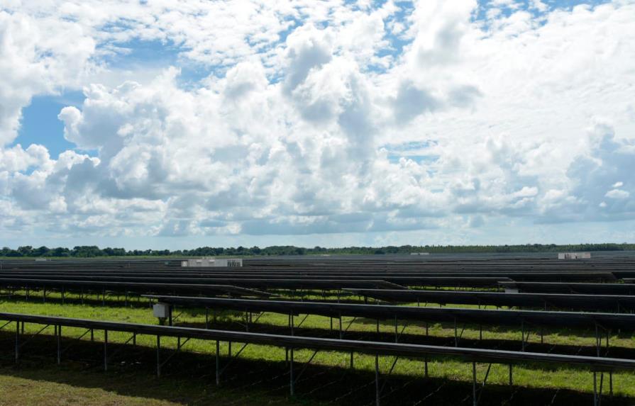 Inauguran parque de energía solar Mata de Palma en Guerra 