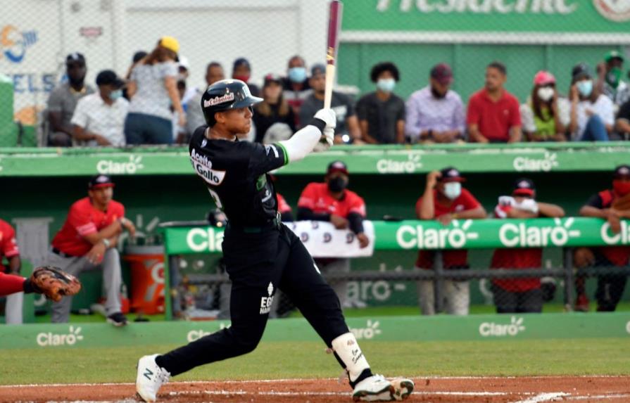 Jeremy Peña comanda triunfo de las Estrellas sobre el Escogido