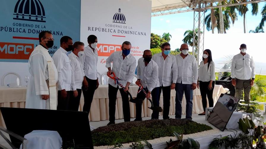 Abinader da primer picazo para construcción de circunvalación Higüey-La Otra Banda 