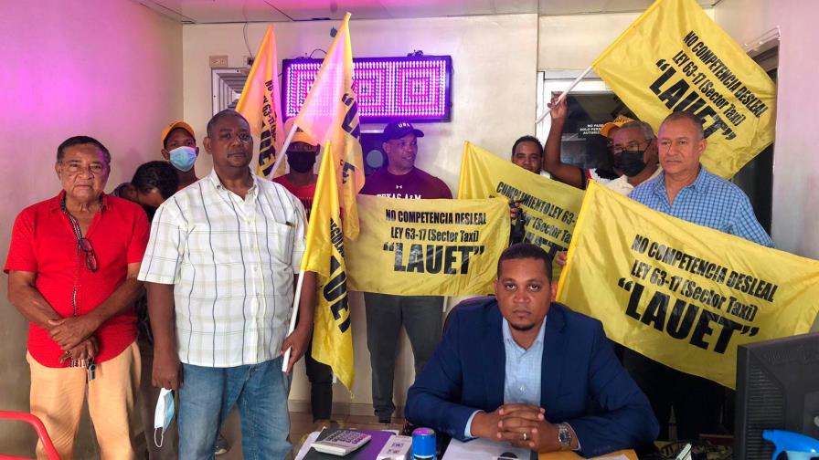 Taxistas piden al Intrant cumplir con regulación a multinacionales