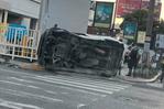 Se vuelca veh&iacute;culo en la avenida Lope de Vega 
