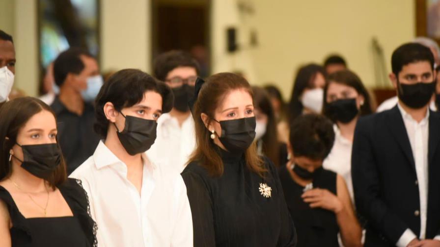 Realizan novenario por el fallecimiento de Reinaldo Pared Pérez