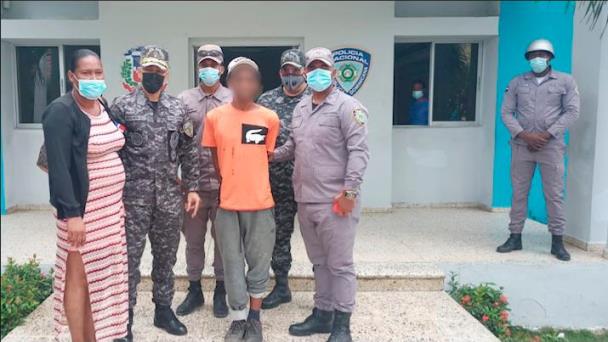 Rescatan hombre lanzaba piedras a vehículos en la avenida Ecológica de SDE