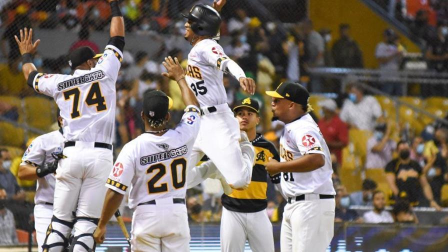 Francisco Peña lidera ataque de las Águilas en triunfo sobre Estrellas