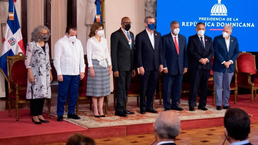 Ito Bisonó y Félix Antonio Santana reciben Premio Nacional a la Calidad del Sector Público