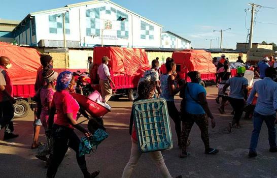 Mercado binacional de Dajabón se desarrolla con la participación masiva de haitianos