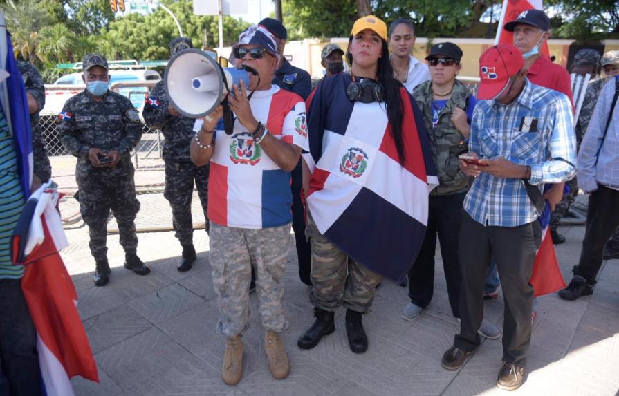 Grupos que se proclaman “nacionalistas” habrían llevado machetes para impedir protesta de cañeros