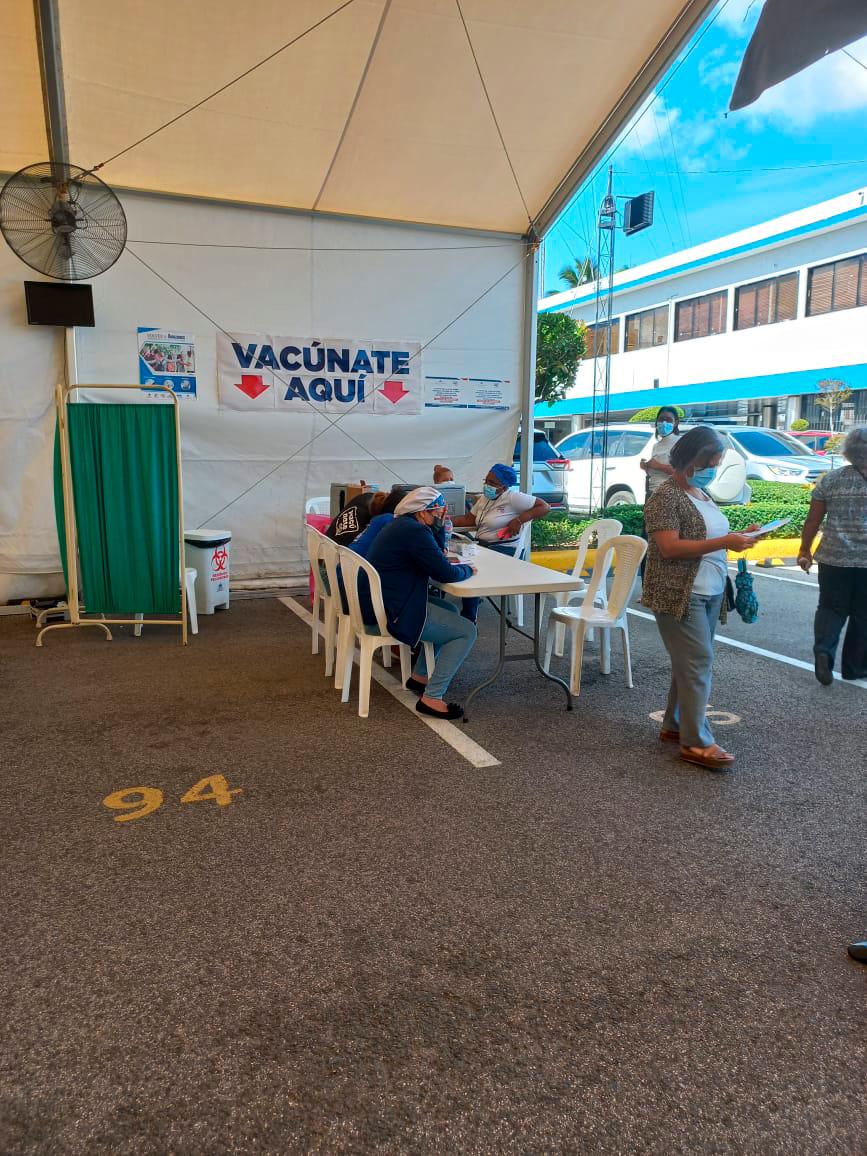 Centro de vacunación ubicado en el Ministerio de Salud.