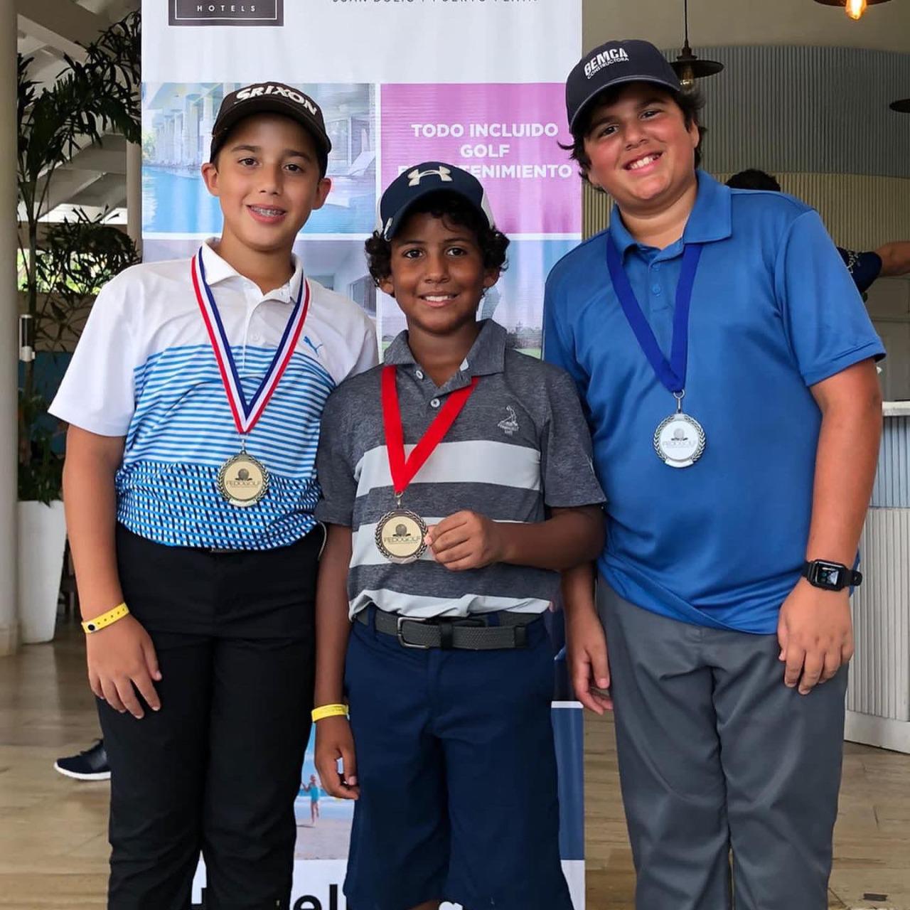 Waldo Aguasvivas Arias, Alejandro Balbuena y George Morales. (Prensa/Fedogolf)