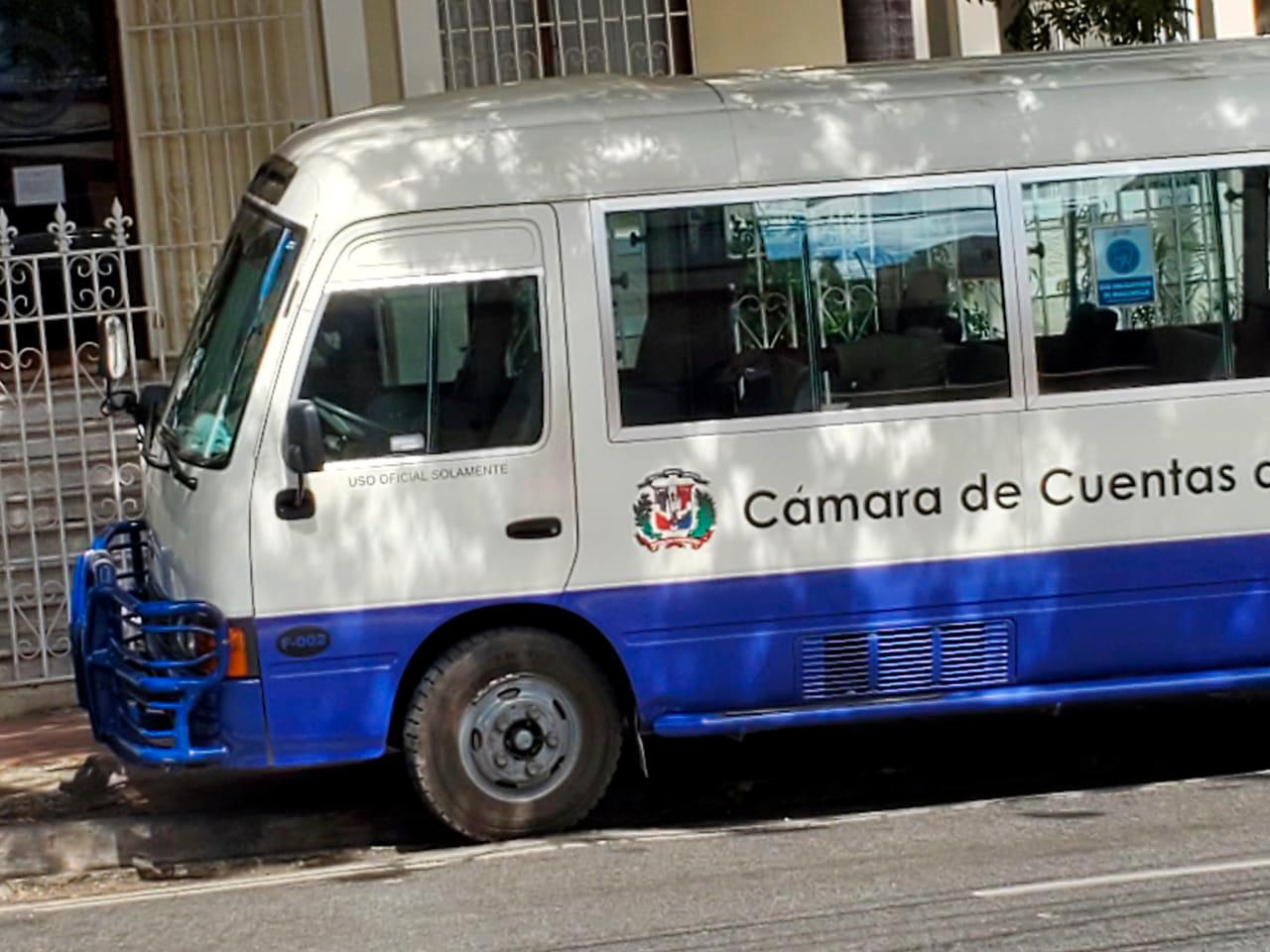 Vehículos en donde se transportaban auditores de la Cámara de Cuenta.