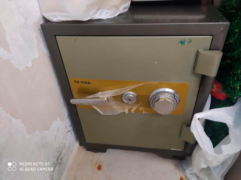 Intentaron romper la caja fuerte con un garrote