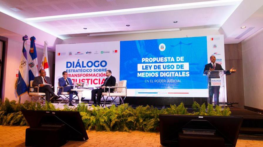 Expertos socializan sobre retos y desafíos de la tecnología para la Justicia  